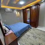 Cozy Apartment By Subway Station