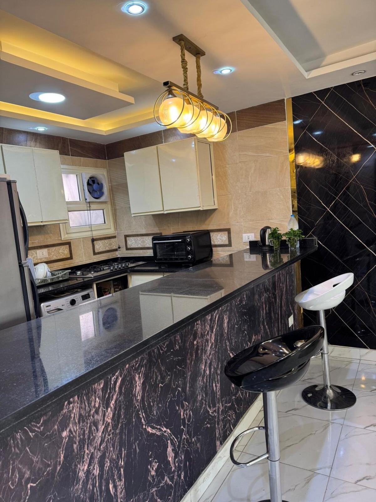 Apartment Cozy By Subway Station Cairo